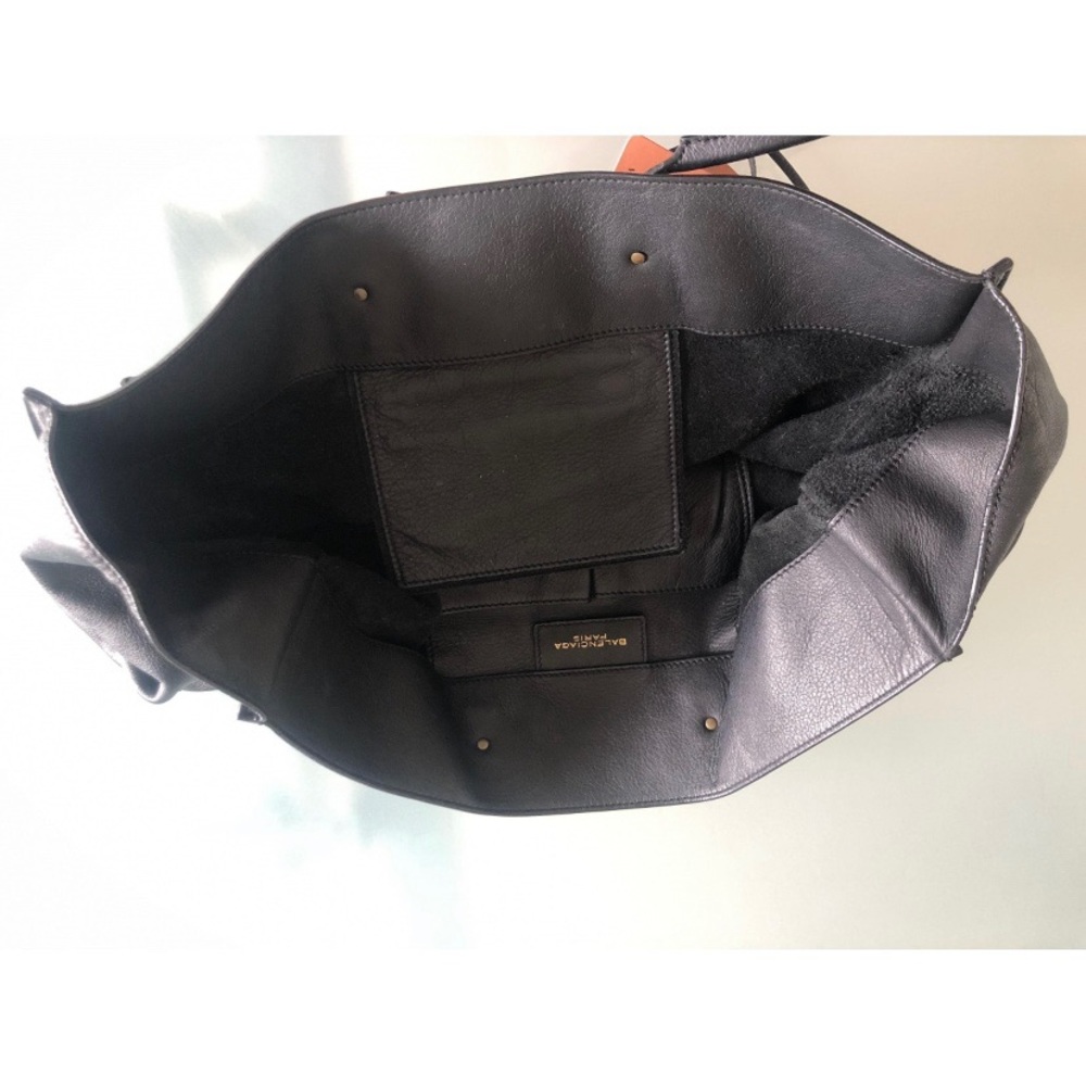 Balenciaga Papier A4 grain leather in Black - Picture 4 of 5